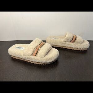 Magellan Outdoor One Band Faux Sherpa Slides Slippers Womans 8